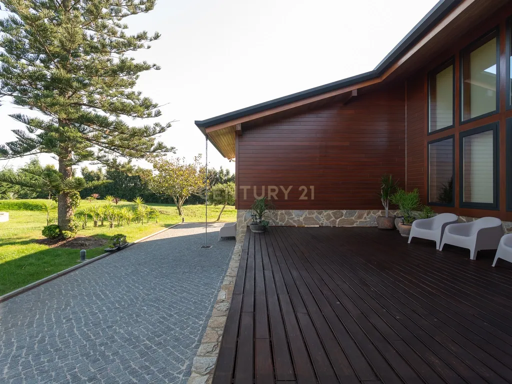 Moradia Isolada em Sarilhos Grandes com Vista para o Rio e Jardim Privado - Image 98